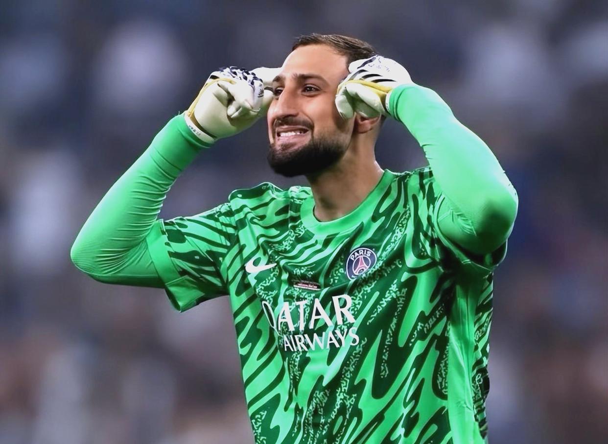 包含英超倒计时；阿贾克斯赛后再遭质疑；细节引发关注；引发热议；年轻球员得到机会的词条