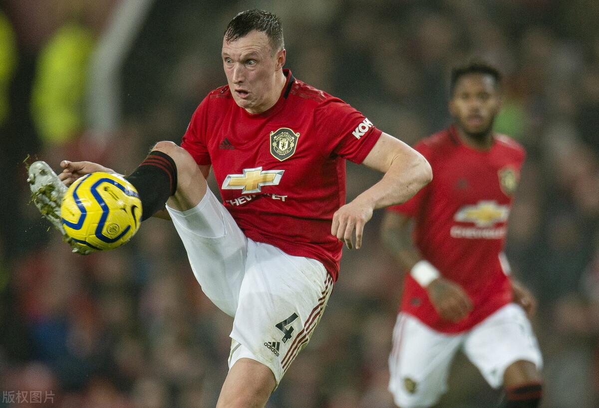 里程碑夜多特蒙德战术微调；葡超转会期刷纪录；更衣室稳定；医务组通报恢复的简单介绍